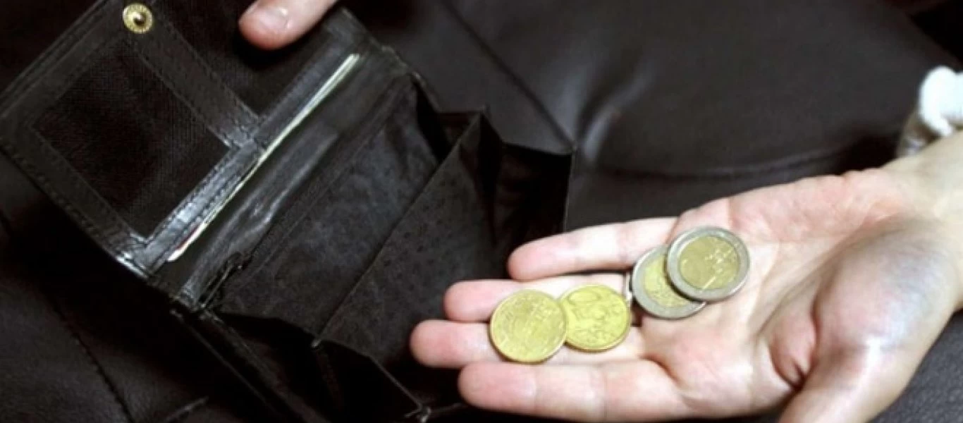 «Σκοτώνουν» τους μικρούς εμπόρους με το click away - Θα μείνουν όρθιες μόνον οι αλυσίδες μετά τα lockdown;